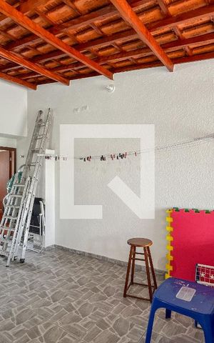 Casa à venda com 142m², 3 quartos e 4 vagas Casa à venda com 142m², 3 quartos e 4 vagasÁrea de Serviço 2