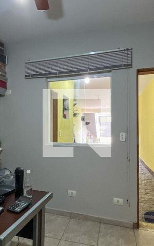 Casa à venda com 142m², 3 quartos e 4 vagas Casa à venda com 142m², 3 quartos e 4 vagasEscritório