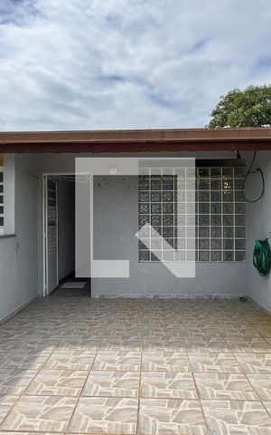 Casa à venda com 142m², 3 quartos e 4 vagas Casa à venda com 142m², 3 quartos e 4 vagasQuintal