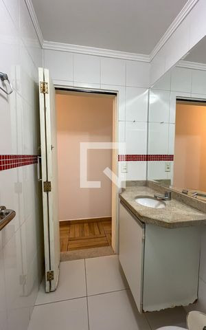 Casa à venda com 142m², 3 quartos e 4 vagas Casa à venda com 142m², 3 quartos e 4 vagasBanheiro Corredor