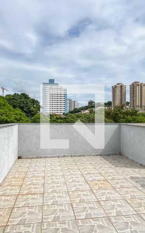 Casa à venda com 142m², 3 quartos e 4 vagas Casa à venda com 142m², 3 quartos e 4 vagasQuintal