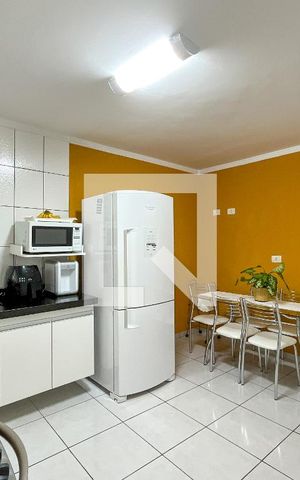 Casa à venda com 142m², 3 quartos e 4 vagas Casa à venda com 142m², 3 quartos e 4 vagasCozinha