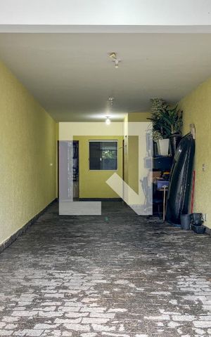 Casa à venda com 142m², 3 quartos e 4 vagas Casa à venda com 142m², 3 quartos e 4 vagasGaragem