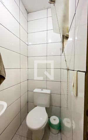Casa à venda com 142m², 3 quartos e 4 vagas Casa à venda com 142m², 3 quartos e 4 vagasBanheiro de Serviço 2