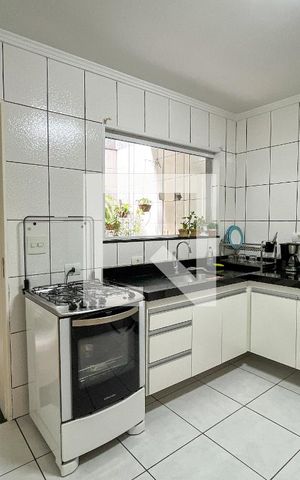Casa à venda com 142m², 3 quartos e 4 vagas Casa à venda com 142m², 3 quartos e 4 vagasCozinha