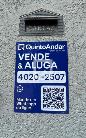 Casa à venda com 142m², 3 quartos e 4 vagas Casa à venda com 142m², 3 quartos e 4 vagasAdesivo