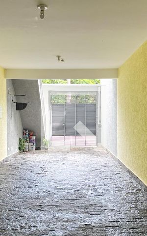 Casa à venda com 142m², 3 quartos e 4 vagas Casa à venda com 142m², 3 quartos e 4 vagasGaragem