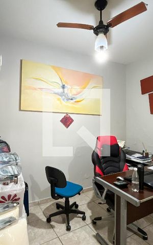 Casa à venda com 142m², 3 quartos e 4 vagas Casa à venda com 142m², 3 quartos e 4 vagasEscritório