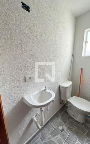 Casa à venda com 142m², 3 quartos e 4 vagas Casa à venda com 142m², 3 quartos e 4 vagasBanheiro de Serviço