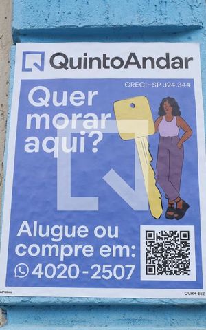 Apartamento para alugar com 50m², 2 quartos e 1 vagaPlaca instalada na fachada do condomínio