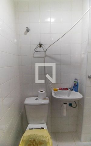 Apartamento à venda com 78m², 3 quartos e 1 vaga Apartamento à venda com 78m², 3 quartos e 1 vagaBanheiro de serviço