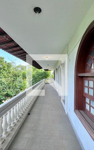 Casa de condomínio à venda com 2800m², 11 quartos e sem vaga Casa de condomínio à venda com 2800m², 11 quartos e sem vagaVaranda (Segundo andar)