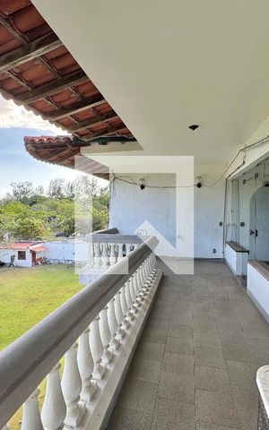 Casa de condomínio à venda com 2800m², 11 quartos e sem vaga Casa de condomínio à venda com 2800m², 11 quartos e sem vagaVaranda (Segundo andar)