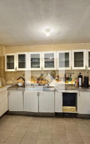 Casa de condomínio à venda com 2800m², 11 quartos e sem vaga Casa de condomínio à venda com 2800m², 11 quartos e sem vagaCozinha 1