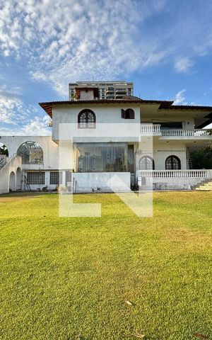 Casa de condomínio à venda com 2800m², 11 quartos e sem vaga Casa de condomínio à venda com 2800m², 11 quartos e sem vagaÁrea externa