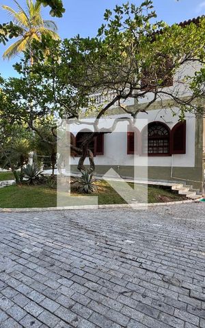 Casa de condomínio à venda com 2800m², 11 quartos e sem vaga Casa de condomínio à venda com 2800m², 11 quartos e sem vagaÁrea externa