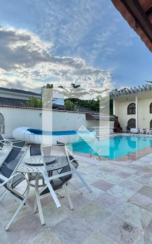 Casa de condomínio à venda com 2800m², 11 quartos e sem vaga Casa de condomínio à venda com 2800m², 11 quartos e sem vagaÁrea externa