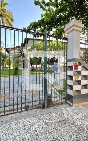 Casa de condomínio à venda com 2800m², 11 quartos e sem vaga Casa de condomínio à venda com 2800m², 11 quartos e sem vagaPlaquinha Quinto Andar