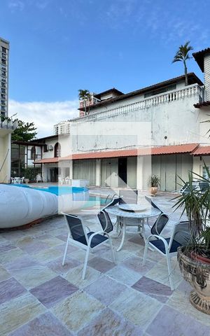Casa de condomínio à venda com 2800m², 11 quartos e sem vaga Casa de condomínio à venda com 2800m², 11 quartos e sem vagaÁrea externa