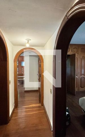 Casa de condomínio à venda com 2800m², 11 quartos e sem vaga Casa de condomínio à venda com 2800m², 11 quartos e sem vagaHall Íntimo