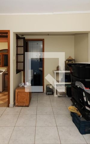 Casa à venda com 191m², 4 quartos e 3 vagas Casa à venda com 191m², 4 quartos e 3 vagasEdicula - Sala