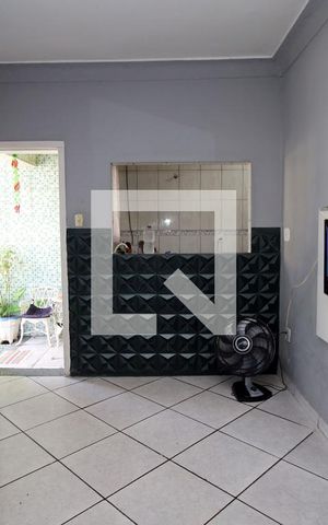 Casa à venda com 220m², 3 quartos e 3 vagasSala