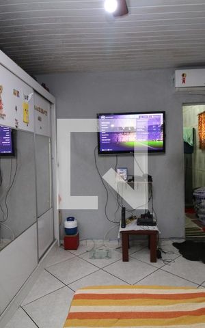 Casa à venda com 220m², 3 quartos e 3 vagasQuarto 2 Suíte