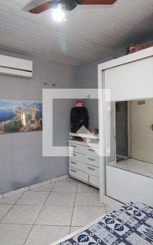 Casa à venda com 220m², 3 quartos e 3 vagasQuarto 1 Suíte