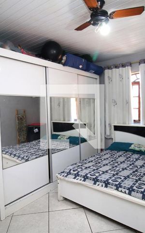 Casa à venda com 220m², 3 quartos e 3 vagasQuarto 1 Suíte