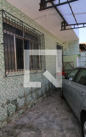 Casa à venda com 220m², 3 quartos e 3 vagasGaragem