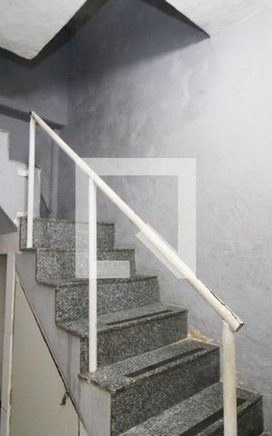 Casa à venda com 220m², 3 quartos e 3 vagasSala - Escada 2º piso