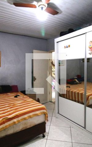 Casa à venda com 220m², 3 quartos e 3 vagasQuarto 2 Suíte