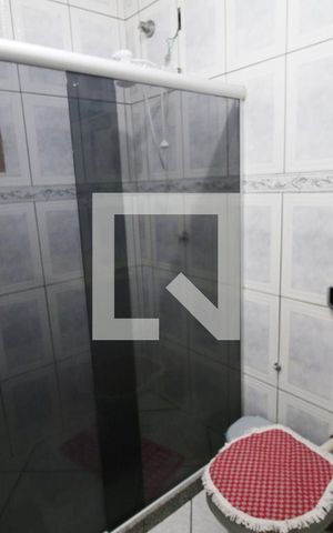 Casa à venda com 220m², 3 quartos e 3 vagasBanheiro da Suíte 2
