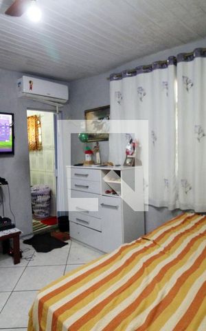 Casa à venda com 220m², 3 quartos e 3 vagasQuarto 2 Suíte