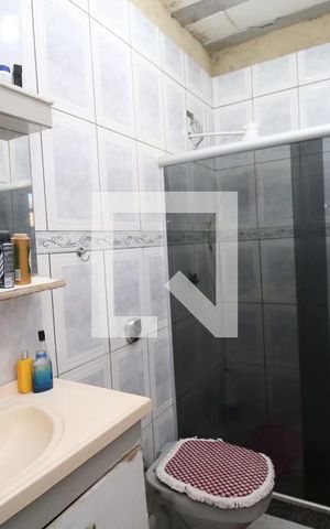 Casa à venda com 220m², 3 quartos e 3 vagasBanheiro da Suíte 1