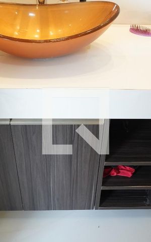 Apartamento à venda com 99m², 2 quartos e 2 vagasBanheiro da Suíte