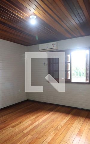 Casa à venda com 130m², 3 quartos e 3 vagasSuite