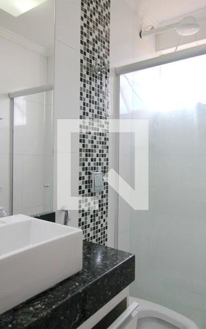 Apartamento para alugar com 65m², 2 quartos e 2 vagasBanheiro