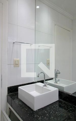 Apartamento para alugar com 65m², 2 quartos e 2 vagasBanheiro