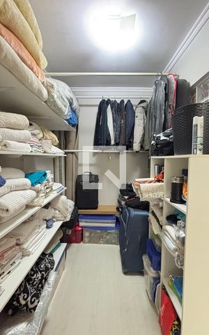 Casa à venda com 450m², 4 quartos e 3 vagas Casa à venda com 450m², 4 quartos e 3 vagasRouparia