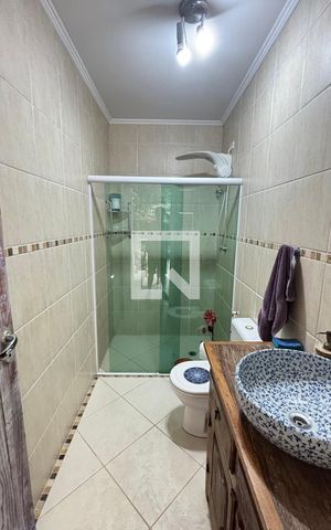Casa à venda com 450m², 4 quartos e 3 vagas Casa à venda com 450m², 4 quartos e 3 vagasBanheiro da Piscina