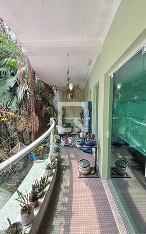 Casa à venda com 450m², 4 quartos e 3 vagas Casa à venda com 450m², 4 quartos e 3 vagasVaranda Sala - Sala de Jantar