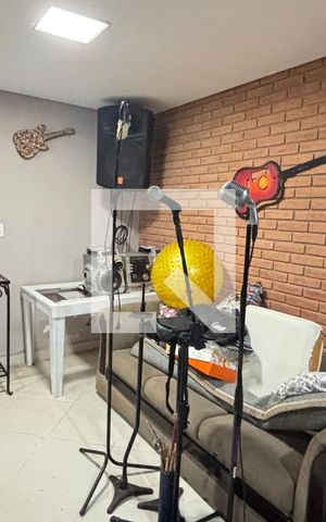 Casa à venda com 450m², 4 quartos e 3 vagas Casa à venda com 450m², 4 quartos e 3 vagasPorão - Estudio