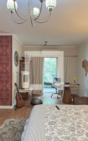 Casa à venda com 450m², 4 quartos e 3 vagas Casa à venda com 450m², 4 quartos e 3 vagasSuite 1