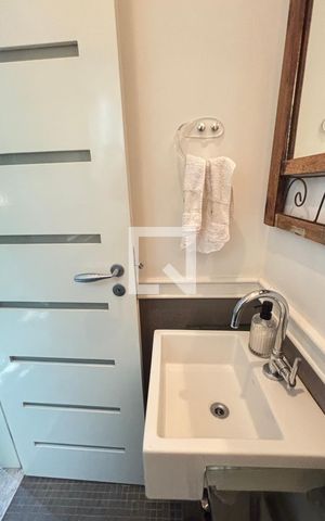 Casa à venda com 450m², 4 quartos e 3 vagas Casa à venda com 450m², 4 quartos e 3 vagasLavabo