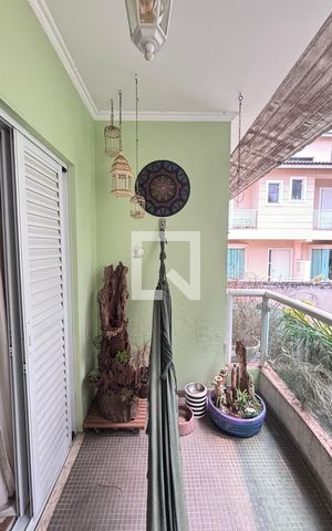 Casa à venda com 450m², 4 quartos e 3 vagas Casa à venda com 450m², 4 quartos e 3 vagasVaranda da Suíte 1
