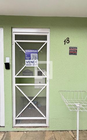 Casa à venda com 450m², 4 quartos e 3 vagas Casa à venda com 450m², 4 quartos e 3 vagasFachada