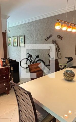 Casa à venda com 450m², 4 quartos e 3 vagas Casa à venda com 450m², 4 quartos e 3 vagasSala de Jantar