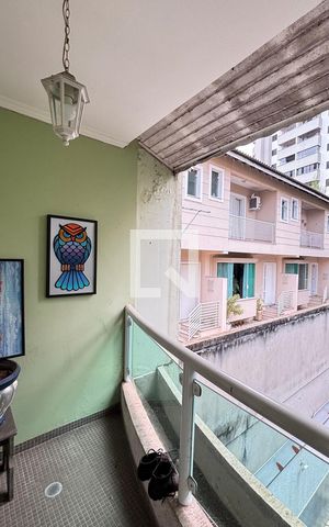 Casa à venda com 450m², 4 quartos e 3 vagas Casa à venda com 450m², 4 quartos e 3 vagasVaranda da Suíte 1