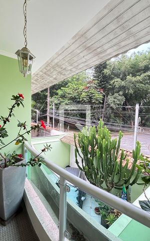 Casa à venda com 450m², 4 quartos e 3 vagas Casa à venda com 450m², 4 quartos e 3 vagasSuíte 3 Varanda
